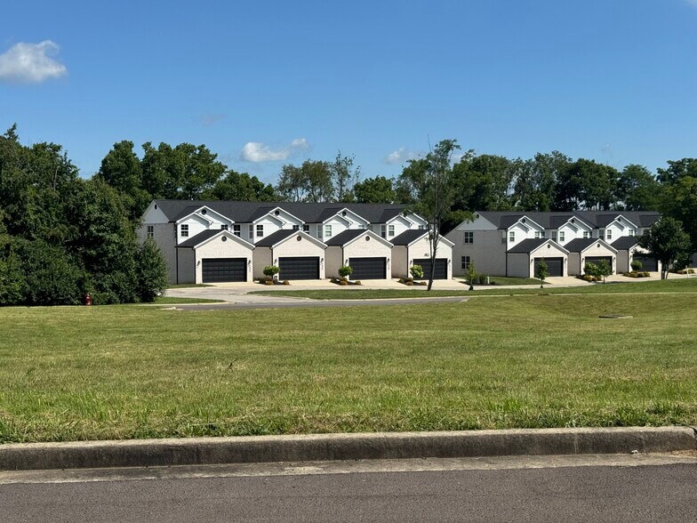 More Photos Of Sugartree Ln, Versailles Land For Sale