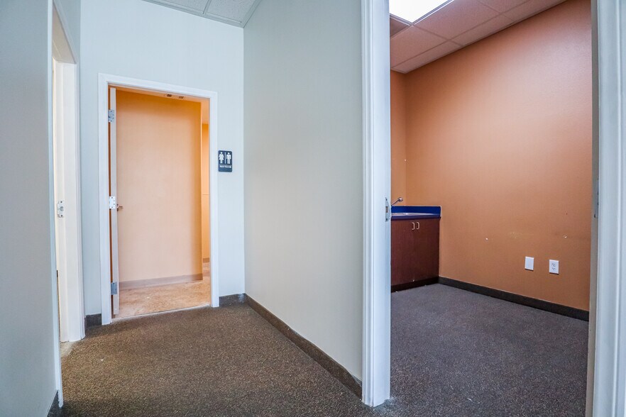 More Photos Of 6640 S Tenaya Way, Las Vegas Light Distribution For Lease