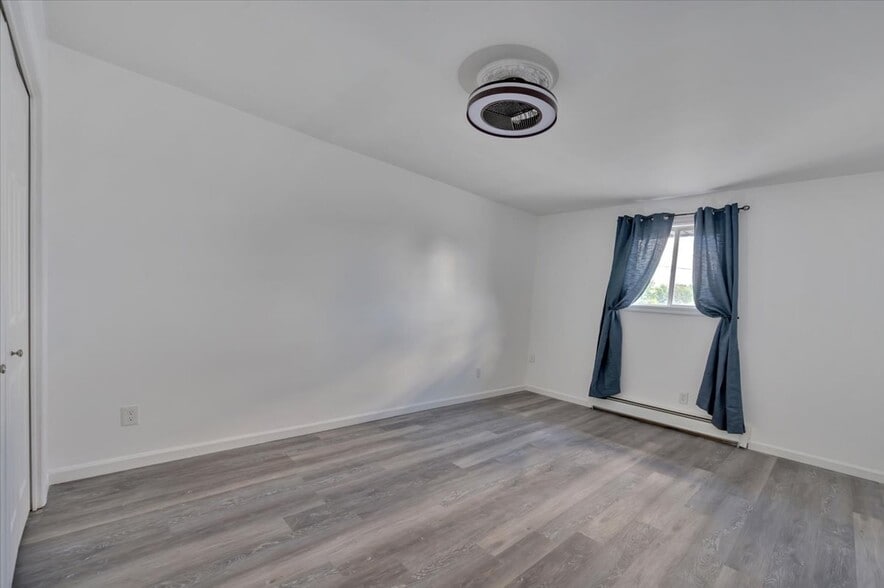 More Photos Of 548 Shattuck Rd, Saginaw Apartments For Sale