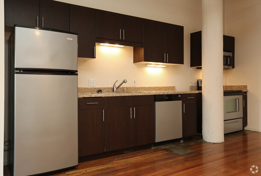 More Photos Of 1623 Main St, Dallas Apartments For Lease