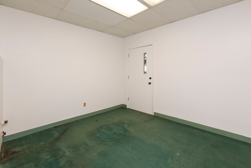 More Photos Of 3927-3929 Sacramento St, San Francisco Storefront Retail Residential For Sale