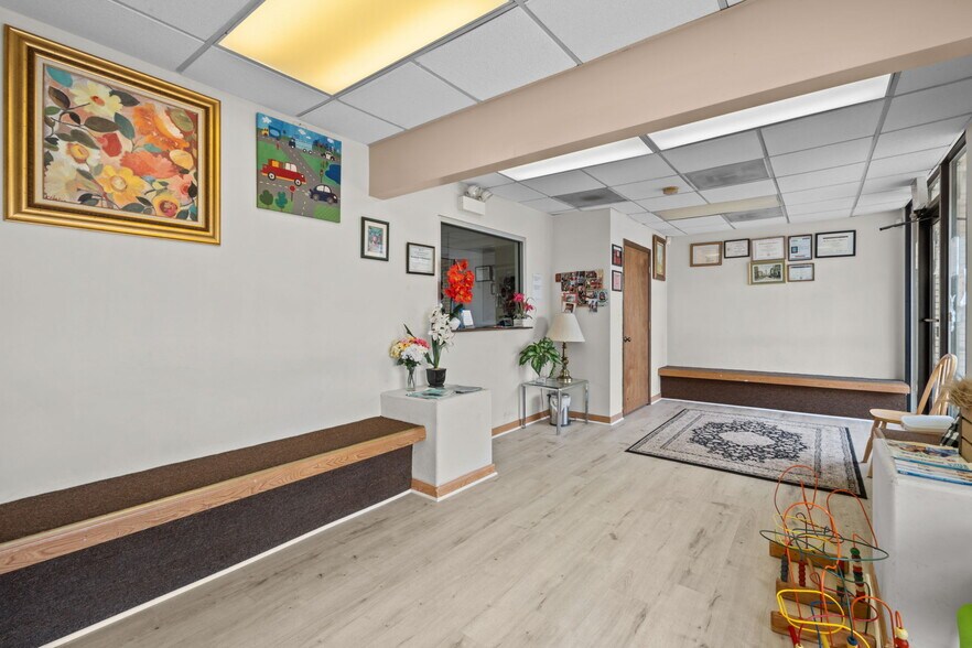More Photos Of 7107 W Belmont Ave, Chicago Medical For Lease