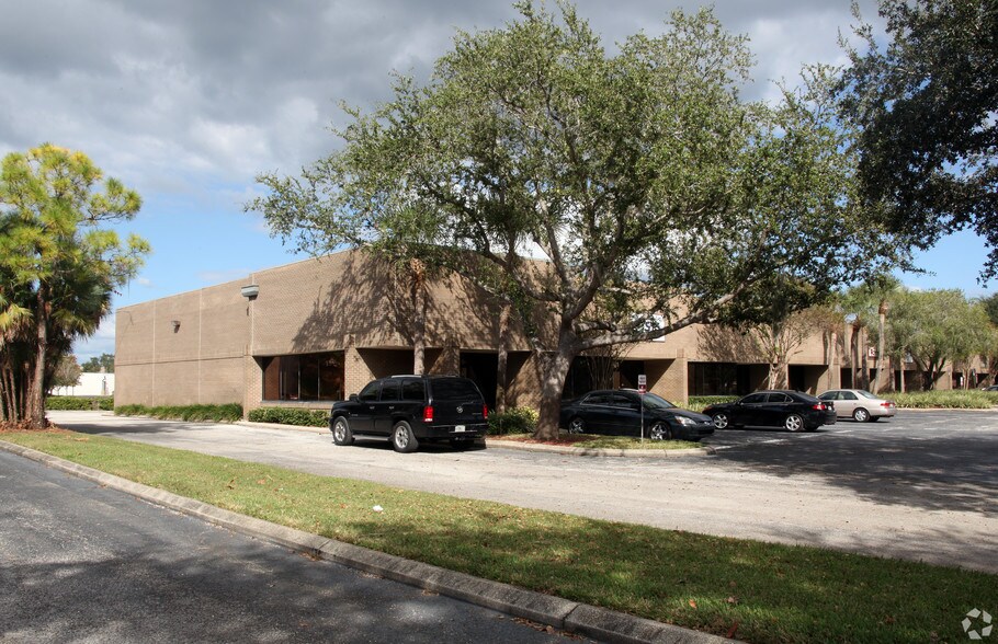 Primary Photo Of 1661 Commerce Ave N, Saint Petersburg Warehouse For Lease