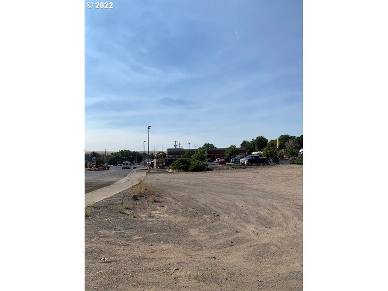 Primary Photo Of SW 30th Street @ Southgate/ Hwy 395, Pendleton Land For Sale