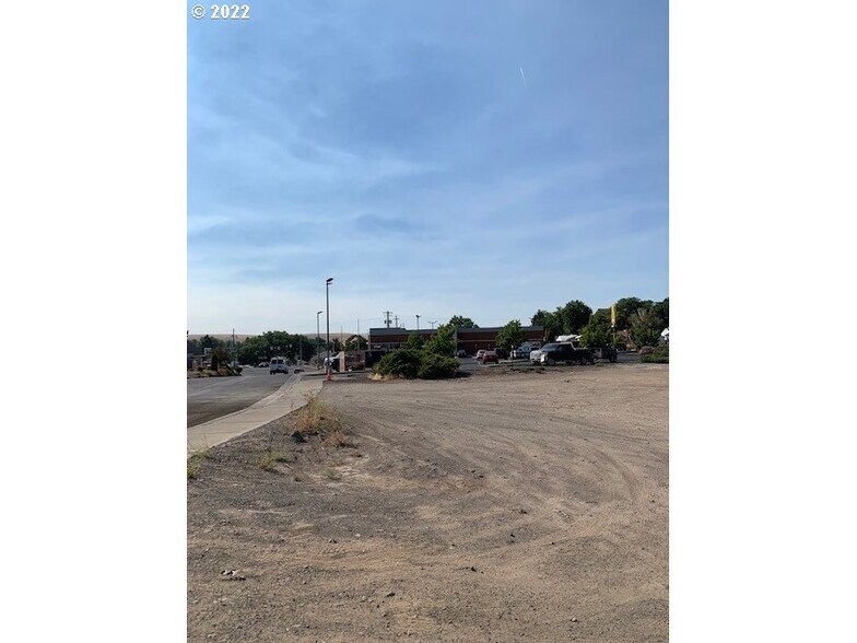 More Photos Of SW 30th Street @ Southgate/ Hwy 395, Pendleton Land For Sale