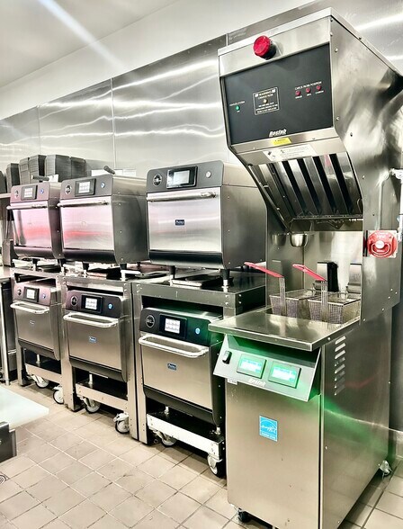 More Photos Of 31-01 30th Ave, Astoria Storefront Retail Residential For Lease