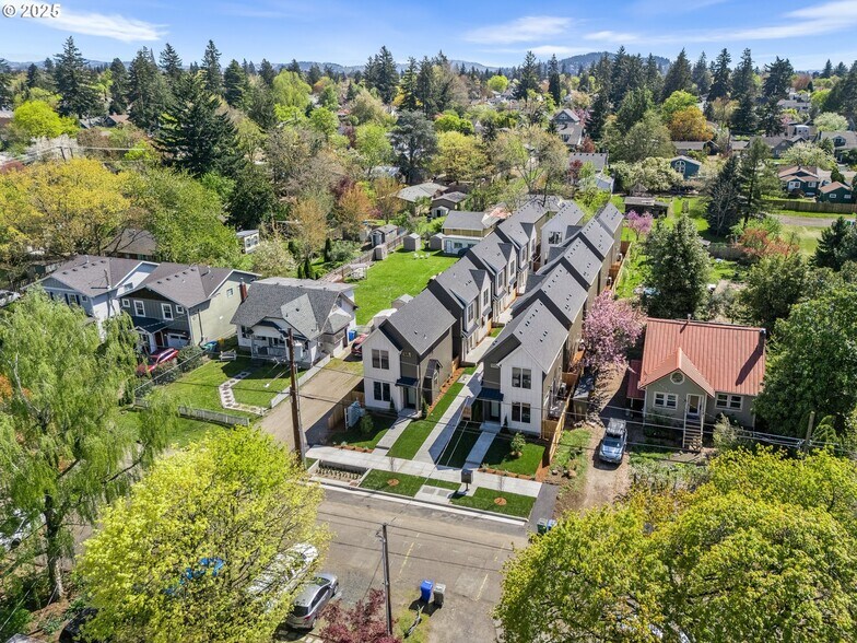 Primary Photo Of 6014 Mason St, Portland Multifamily For Sale