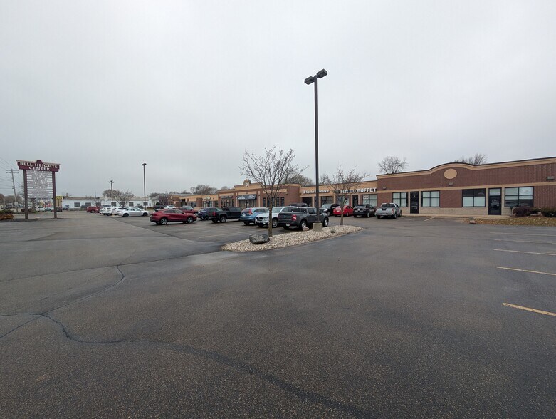 More Photos Of 1000 W Wisconsin Ave, Appleton Unknown For Lease