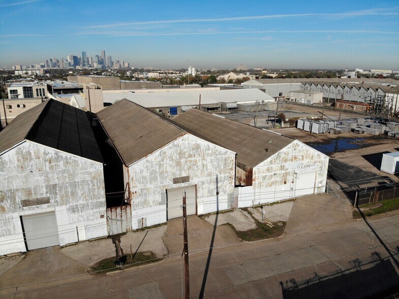 More Photos Of 601 McFarland St, Houston Warehouse For Lease