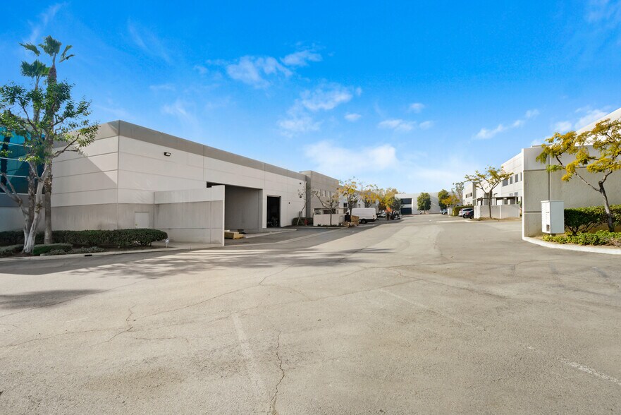 More Photos Of 1550 Milliken Ave, Ontario Warehouse For Lease