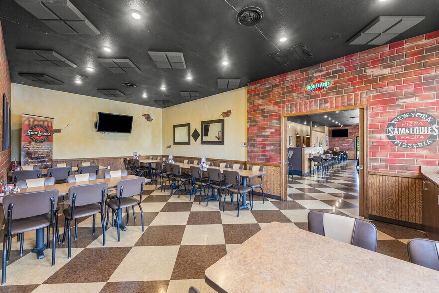 More Photos Of 2150 N State St, Iola Restaurant For Lease