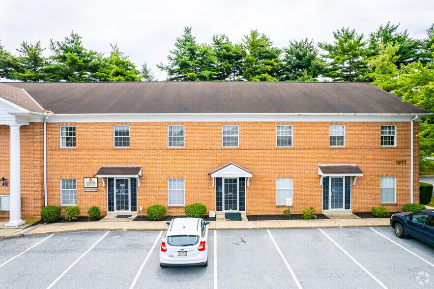 More Photos Of 1821 Oregon Pike, Lancaster Office For Sale