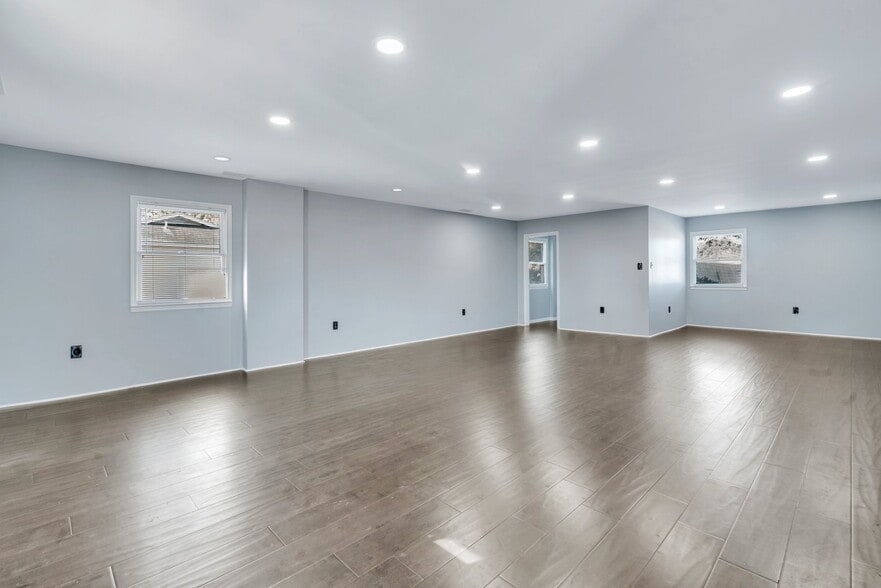 More Photos Of 4809 Augusta Rd, Savannah Storefront Retail Office For Sale