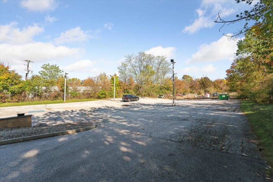 More Photos Of 3333 Brecksville Rd, Richfield Office For Sale