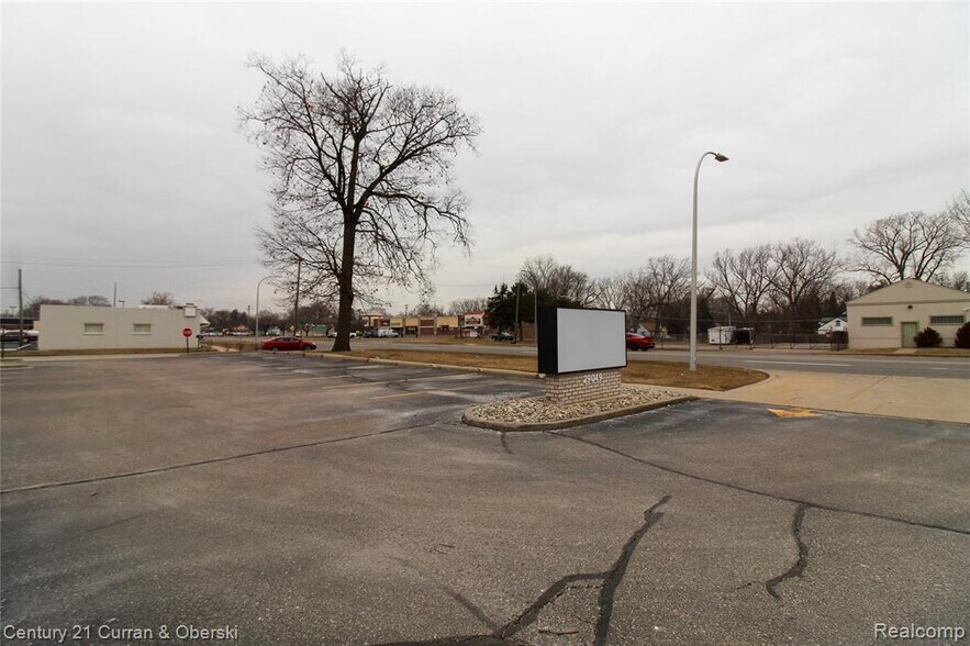 More Photos Of 29049 Joy Rd, Westland Bank For Lease
