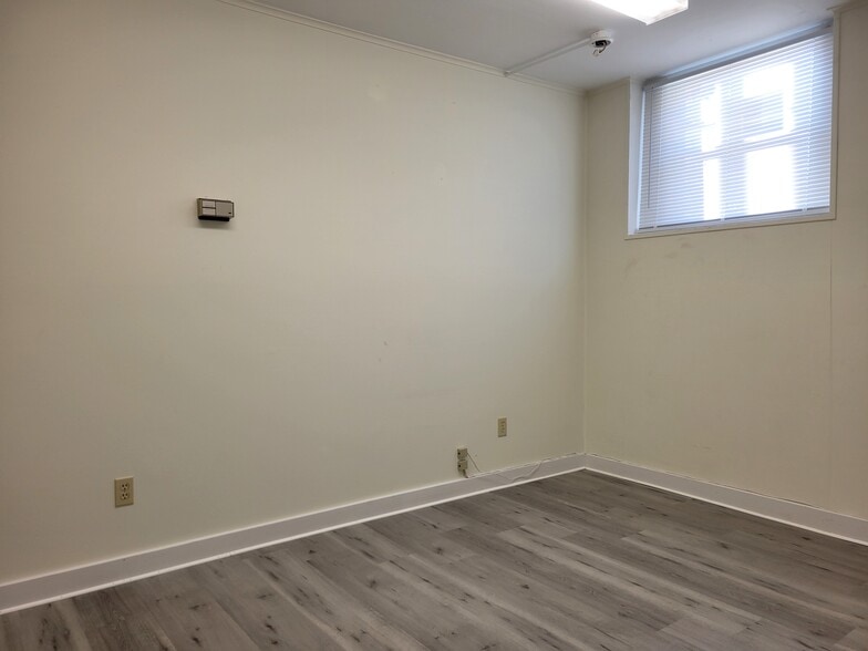 More Photos Of 419 Market St, Lykens Medical For Sale