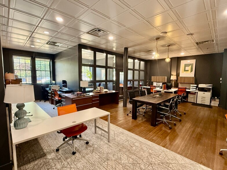 More Photos Of 675 Seminole Ave NE, Atlanta Office For Sale