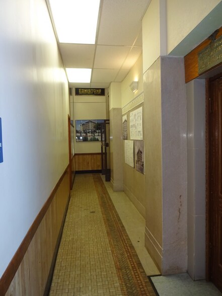 More Photos Of 201 N Penn Ave, Independence Office For Sale