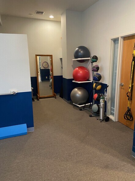 More Photos Of 5820 Oberlin Dr, San Diego Office For Sale