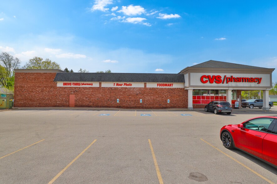 More Photos Of 1008 W Garfield Ave, Bartonville Freestanding For Sale