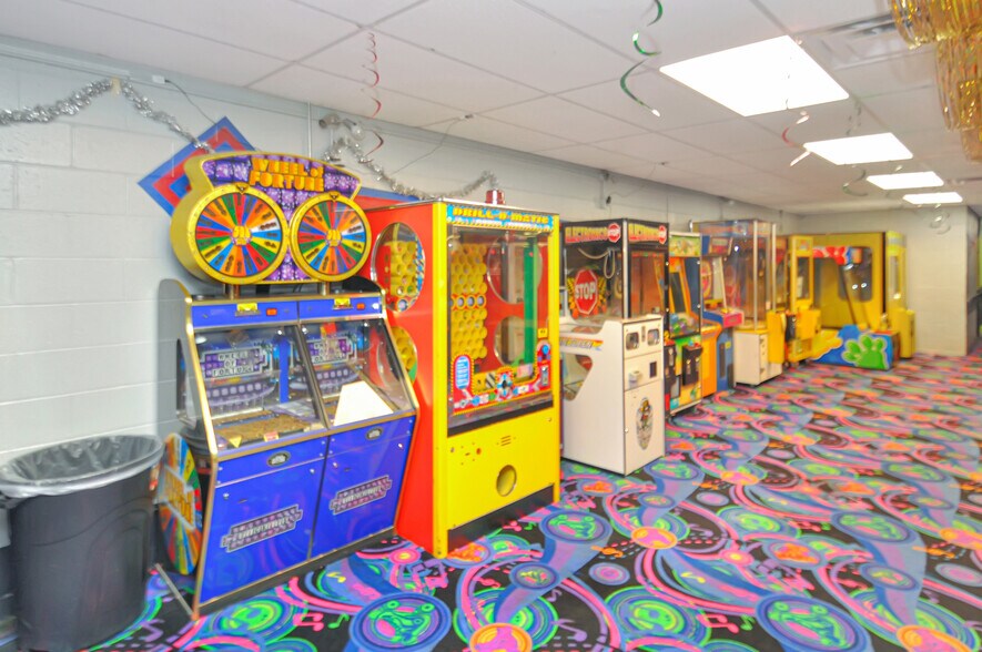 More Photos Of 805 Sater St, Greenville Skating Rink For Sale