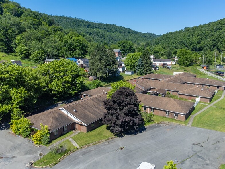 More Photos Of 18 4th St, Richwood Skilled Nursing Facility For Sale