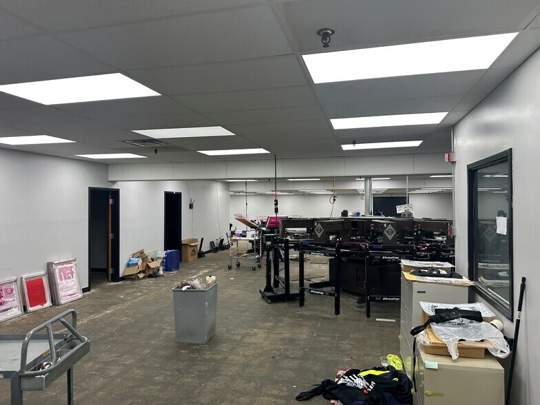 More Photos Of 1000 Auburn Dr, Auburn Warehouse For Sale