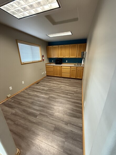 More Photos Of 917 SW Highland Ave, Redmond Office For Lease