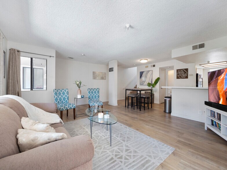 More Photos Of 311-313 E Pine St, Santa Ana Apartments For Sale
