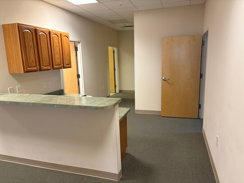 More Photos Of 11-17 Fallon Ave, Seaford Medical For Lease