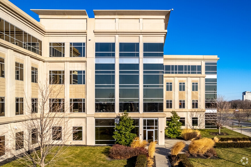 More Photos Of 6700 W 115th St, Overland Park Office For Lease