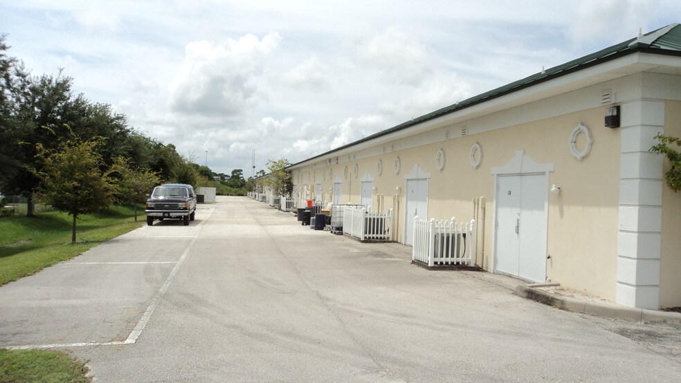 More Photos Of 9035 Americana Rd, Vero Beach Office For Sale
