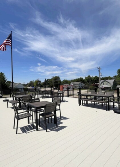 More Photos Of 224 N 2nd St, Hanna City Restaurant For Sale