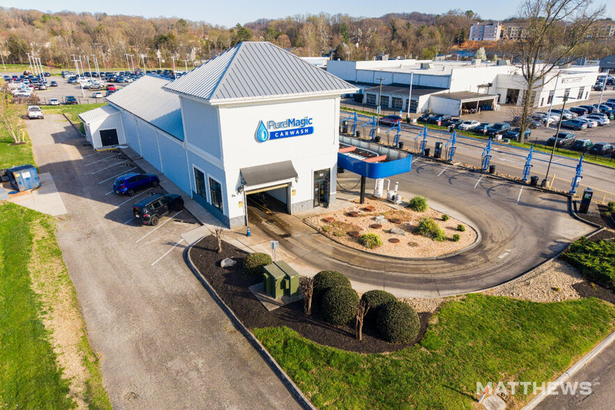 Primary Photo Of 300 Simmons Rd, Knoxville Carwash For Sale