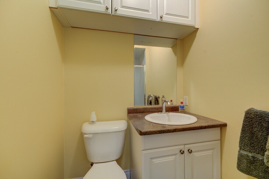 More Photos Of 60-62 Colborne St W, Brantford Storefront Retail Residential For Sale