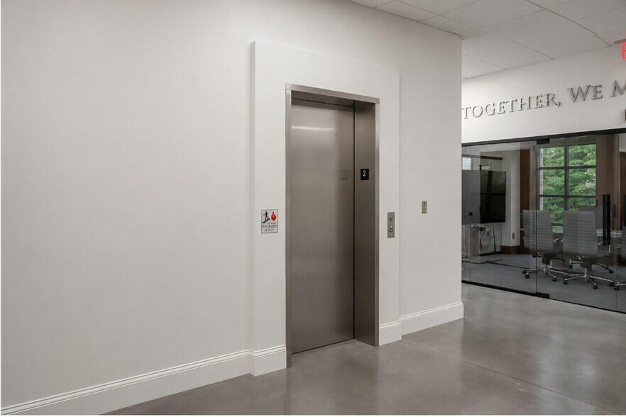 More Photos Of 5825 Medlock Bridge Pky, Johns Creek Loft Creative Space For Sale