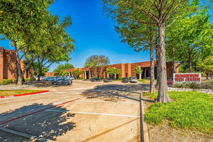 Primary Photo Of 681 N Plano Rd, Richardson Showroom For Lease
