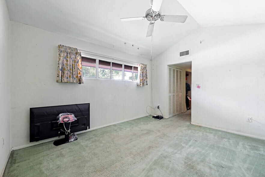 More Photos Of 4411 E Mainmast Ct, Fort Myers Specialty For Sale
