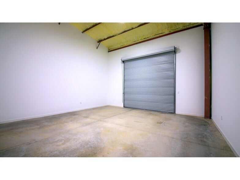 More Photos Of 7696 183A, Leander Warehouse For Lease