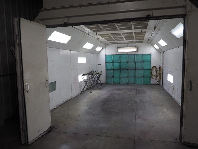 More Photos Of 9430 N Karen Dr, Mooresville Light Distribution For Lease