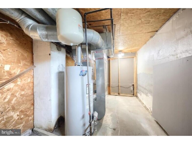 More Photos Of 2151 Maple Rd, York Flex For Sale