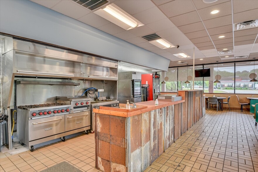 More Photos Of 115 Elm St, Lincolnton Restaurant For Lease