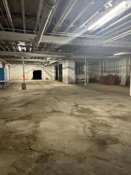 More Photos Of 337-341 Liberty St, Newburgh Warehouse For Lease