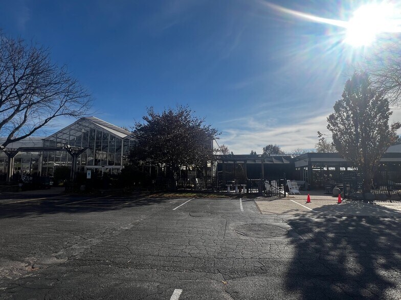 More Photos Of 6101 E Riverside Blvd, Rockford General Retail For Sale