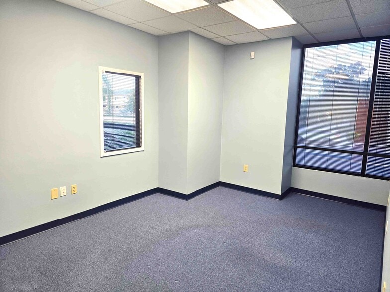 More Photos Of 1555 Howell Branch Rd, Winter Park Office For Lease