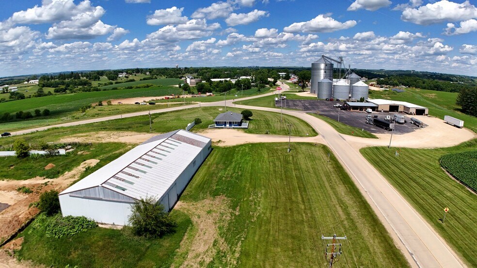 More Photos Of 674 County Road O, Mineral Point Warehouse For Sale