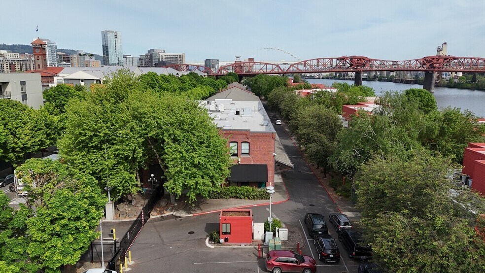 More Photos Of 600 NW Naito Pky, Portland Office For Sale