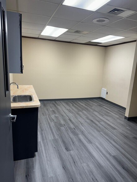 More Photos Of 26206 W 12 Mile Rd, Southfield Medical For Lease