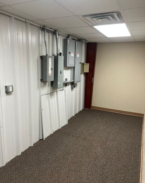 More Photos Of 2820 Global Pky, Midwest City Industrial For Sale