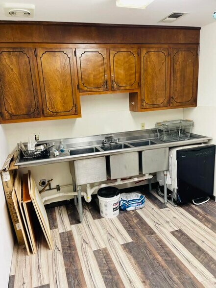 More Photos Of 301 W Main St, Stoneville Office For Sale